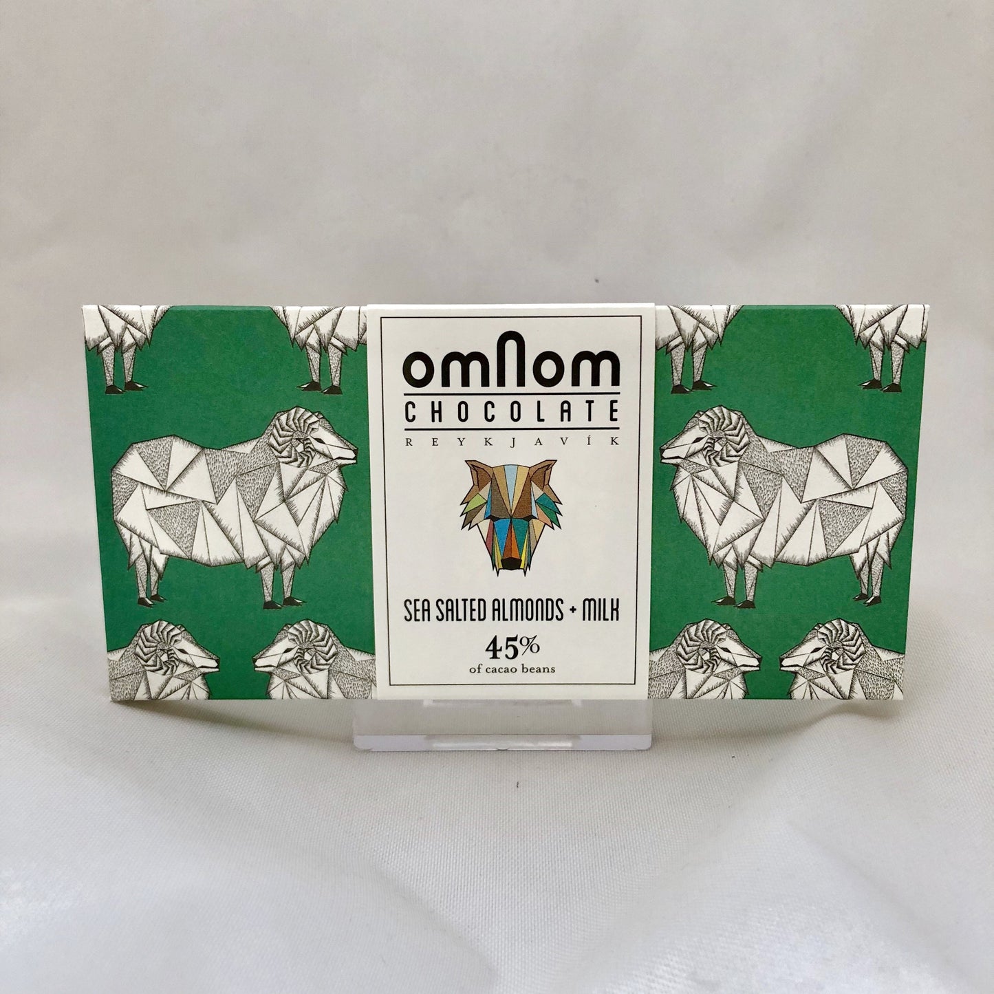 Omnom Sea Salted Almonds - Milk 45%